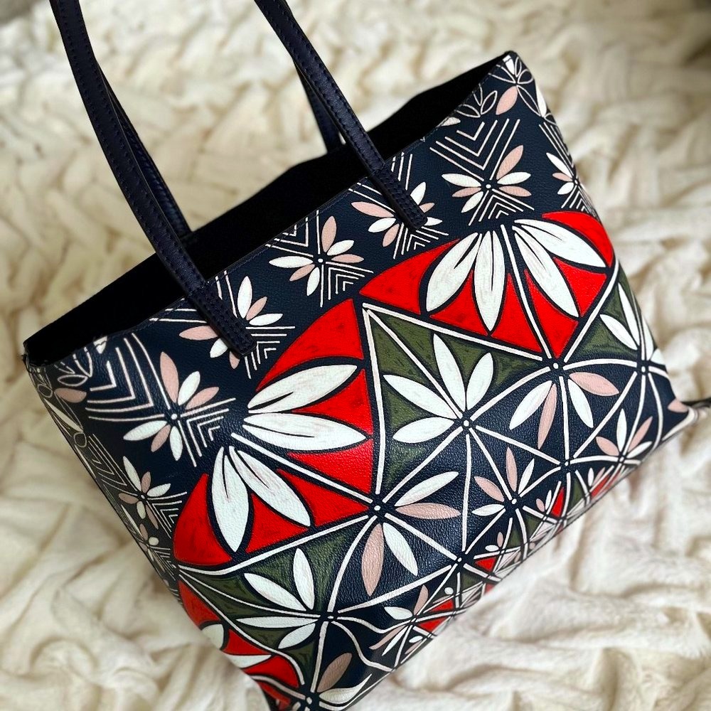 TORY BURCH Navy Pottery Graphic Print Kerrington Tote